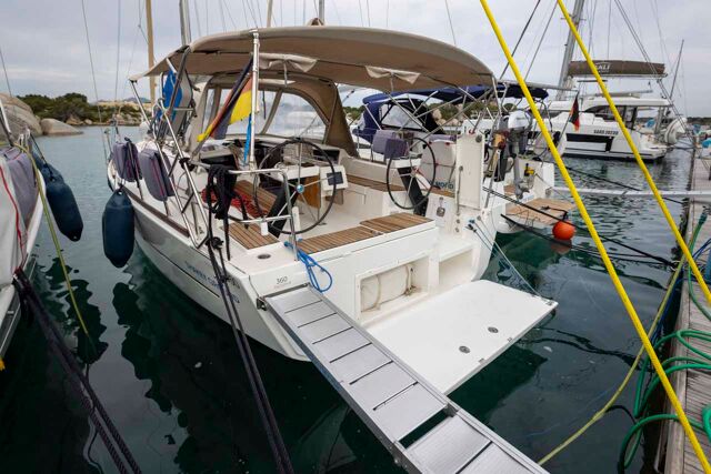 Dufour 360 GL - 3 cab. Shakey Ground